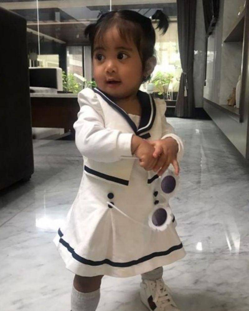 Instagram.com/rachelvennya